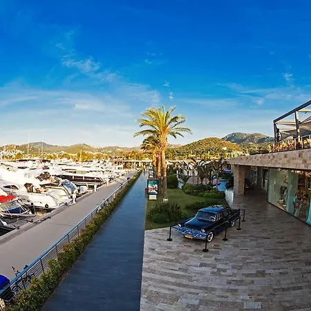 酒店 Yalikavak Marina 4*